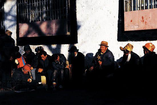 多數(shù)土生土長的拉薩人只是習(xí)慣性地保持在這種天生的慢步調(diào)中。