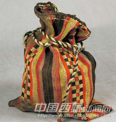 西藏手工編織口袋，顏色艷麗。