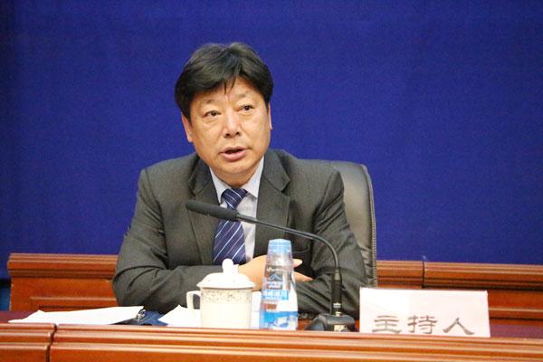 主持人：西藏自治區(qū)黨委宣傳部副部長、自治區(qū)黨委外宣辦（區(qū)政府新聞辦）主任　晉美旺措.jpg