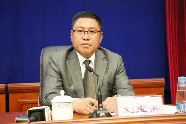 新聞發(fā)言人：那曲地區(qū)旅發(fā)委黨組副書記、主任--劉寶杰.jpg