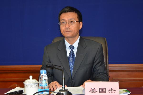 新聞發(fā)言人：自治區(qū)財(cái)政廳黨組成員、副廳長(zhǎng) 姜國(guó)杰.jpg