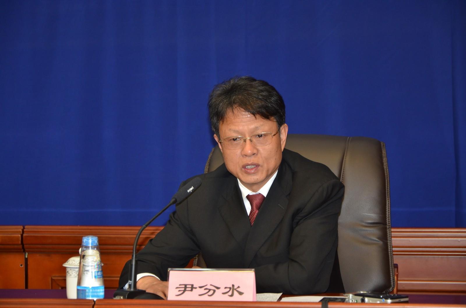 圖為發(fā)言人：自治區(qū)扶貧辦黨組副書記、主任，自治區(qū)脫貧攻堅指揮部辦公室主任 尹分水.JPG