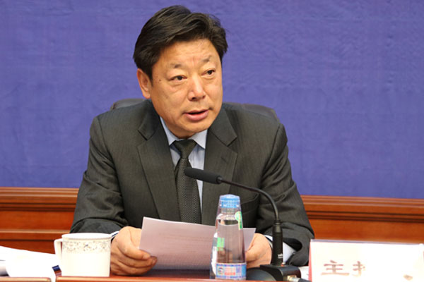 主持人：區(qū)黨委宣傳部巡視員、政府新聞辦主任晉美旺措.jpg