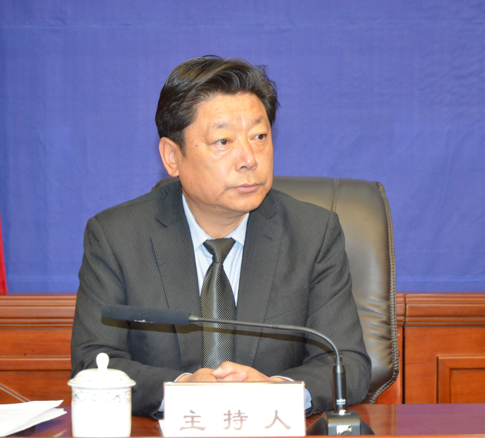 主持人：區(qū)黨委宣傳部巡視員、區(qū)政府新聞辦主任 晉美旺措.JPG