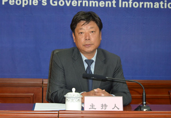 主持人：區(qū)黨委宣傳部巡視員、區(qū)政府新聞辦主任 晉美旺措.JPG