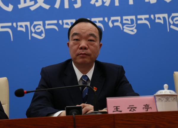發(fā)言人：區(qū)應對新冠肺炎疫情工作領導小組辦公室防控醫(yī)療組副組長，區(qū)衛(wèi)健委黨組書記 王云亭.jpg
