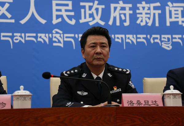 發(fā)言人：區(qū)應對新冠肺炎疫情工作領導小組辦公室防控醫(yī)療組成員，區(qū)公安廳黨組副書記、常務副廳長 洛桑旦達.jpg