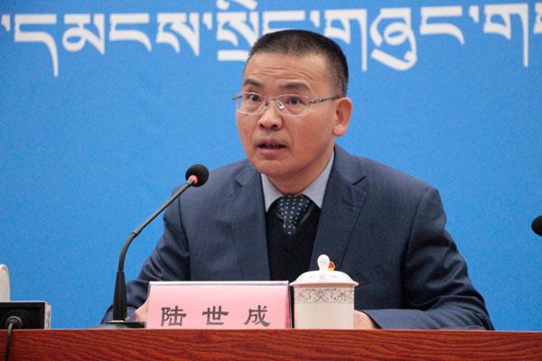 新聞發(fā)言人：西藏自治區(qū)教育廳黨組成員、副廳長(zhǎng)-陸世成.jpg