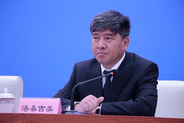 新聞發(fā)言人：林芝市農業(yè)農村局黨組副書記、局長洛桑吉美.jpg