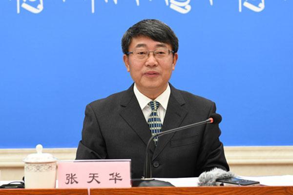 新聞發(fā)言人：西藏自治區(qū)生態(tài)環(huán)境廳黨組成員、副廳長(zhǎng) 張?zhí)烊A.jpg