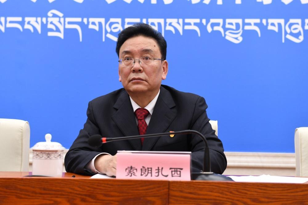 區(qū)統(tǒng)計(jì)局黨組副書記、局長 索朗扎西.JPG