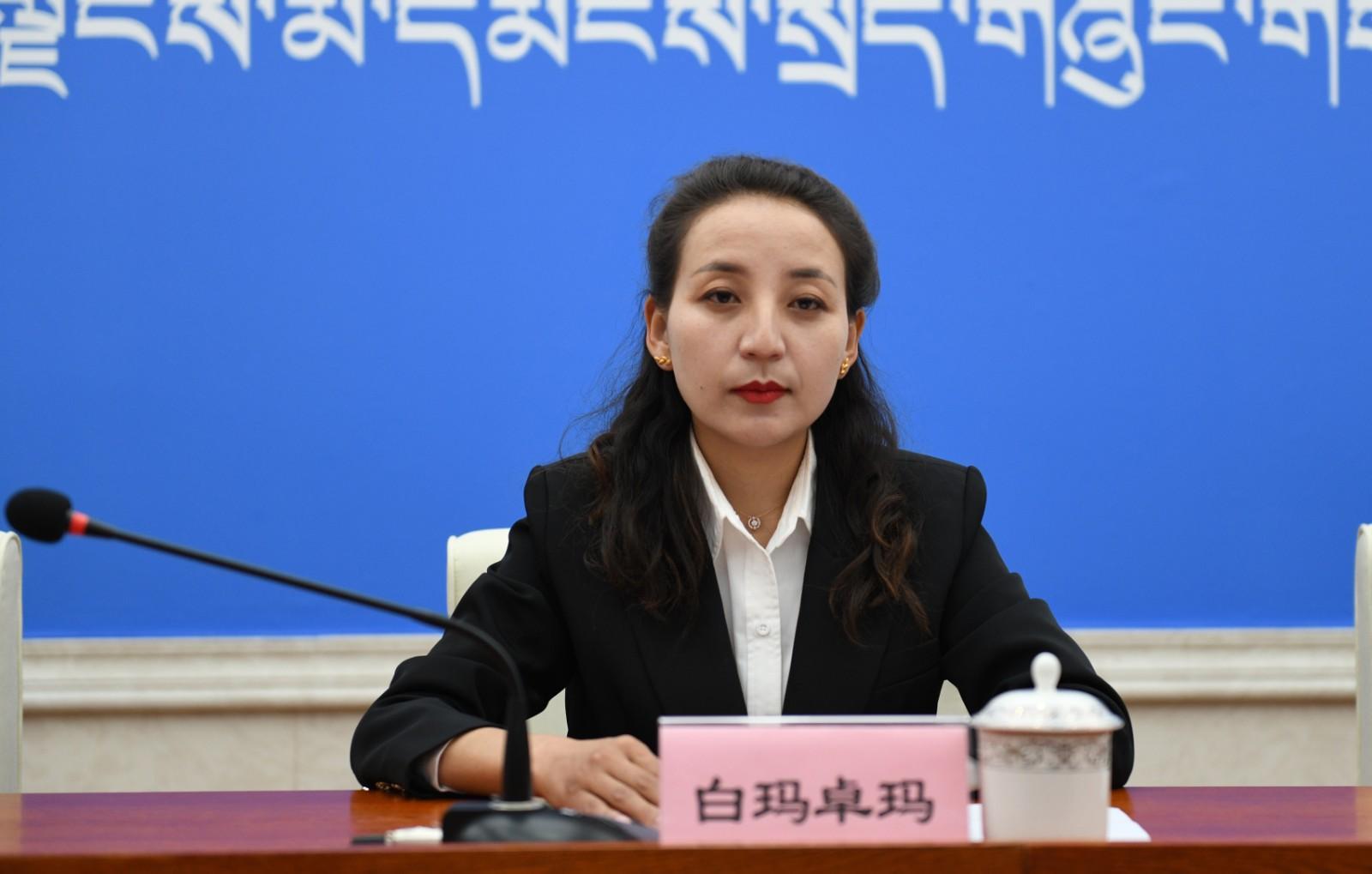 新聞發(fā)言人：西藏自治區(qū)糧食和物資儲備局糧油中心化驗室負責(zé)人 白瑪卓瑪.JPG