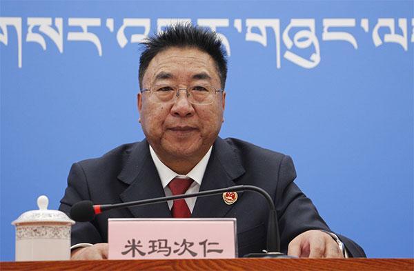 圖為發(fā)言人：自治區(qū)高級人民檢察院黨組成員、副檢察長 米瑪次仁.jpg