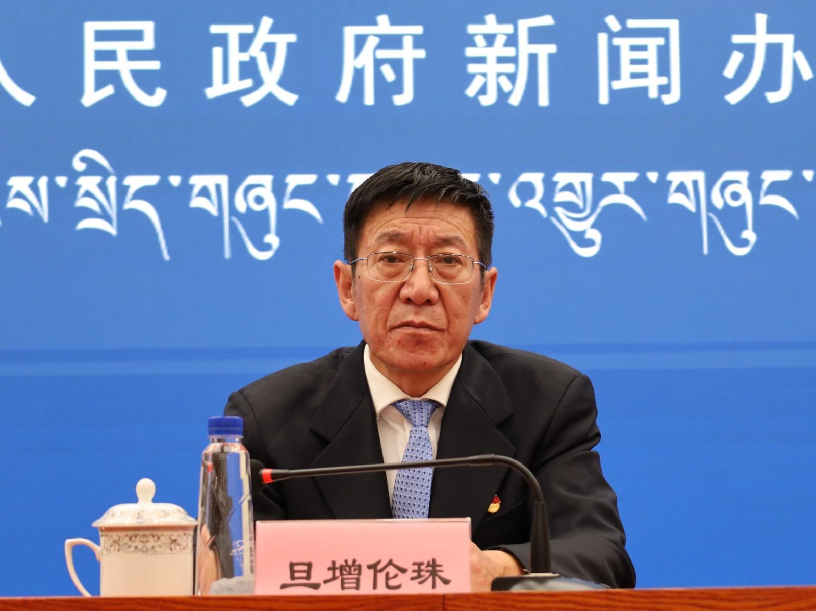 新聞發(fā)言人：西藏自治區(qū)人民政府副秘書長(zhǎng)、政府新聞發(fā)言人 旦增倫珠.JPG