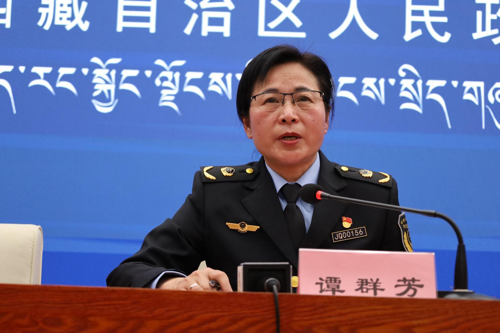 新聞發(fā)言人：自治區(qū)市場(chǎng)監(jiān)管局黨組成員、一級(jí)巡視員 譚群芳.JPG