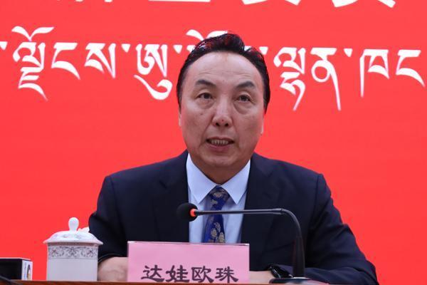新聞發(fā)言人：區(qū)交通運(yùn)輸廳黨委書記、副廳長 達(dá)娃歐珠.jpg