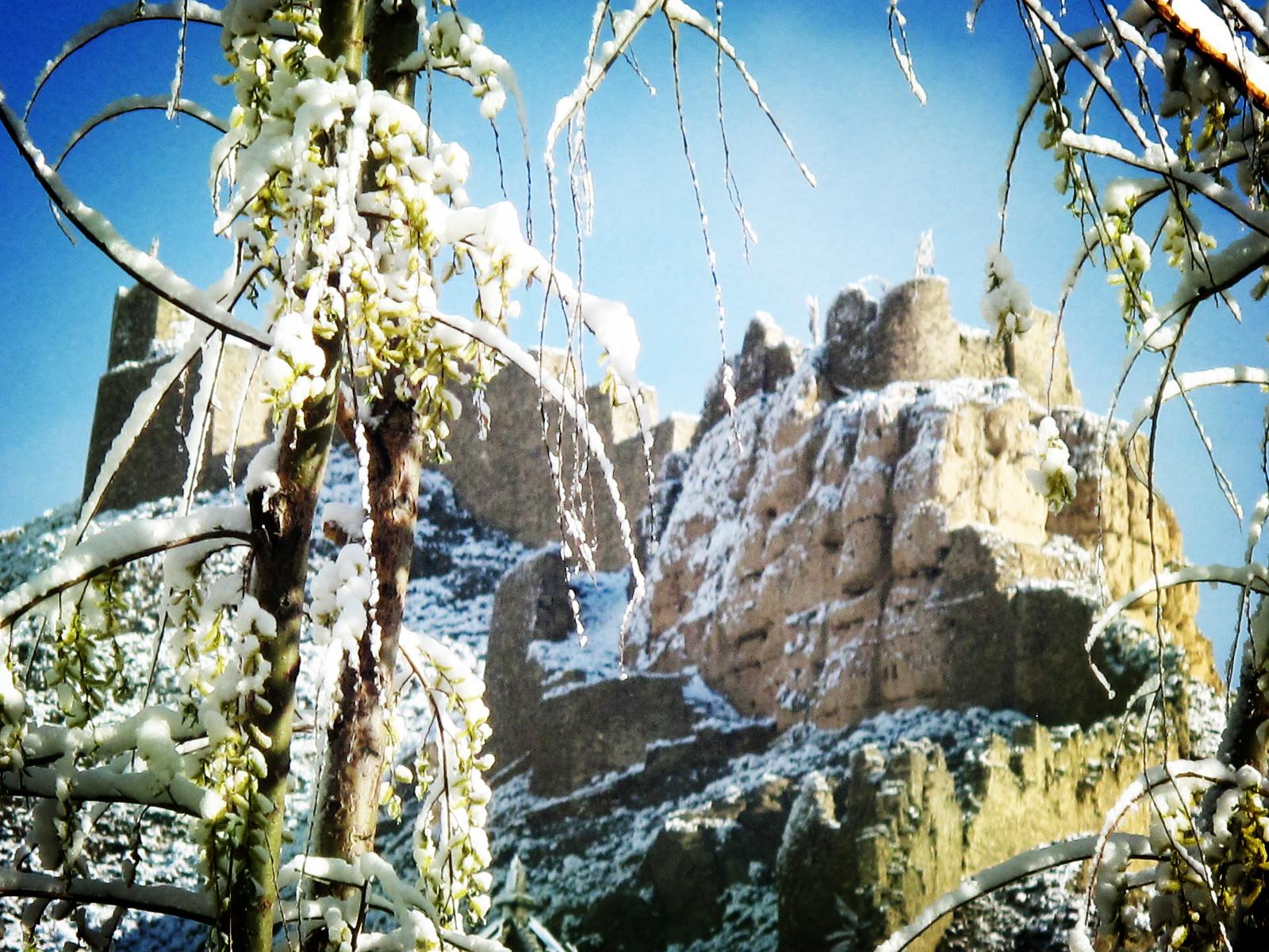 圖4為：雪后的瓊結(jié)青瓦達(dá)孜山，美如一幅水墨畫。.jpg